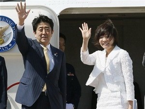 นายกรัฐมนตรีญี่ปุ่นเยือนพม่า - ảnh 1